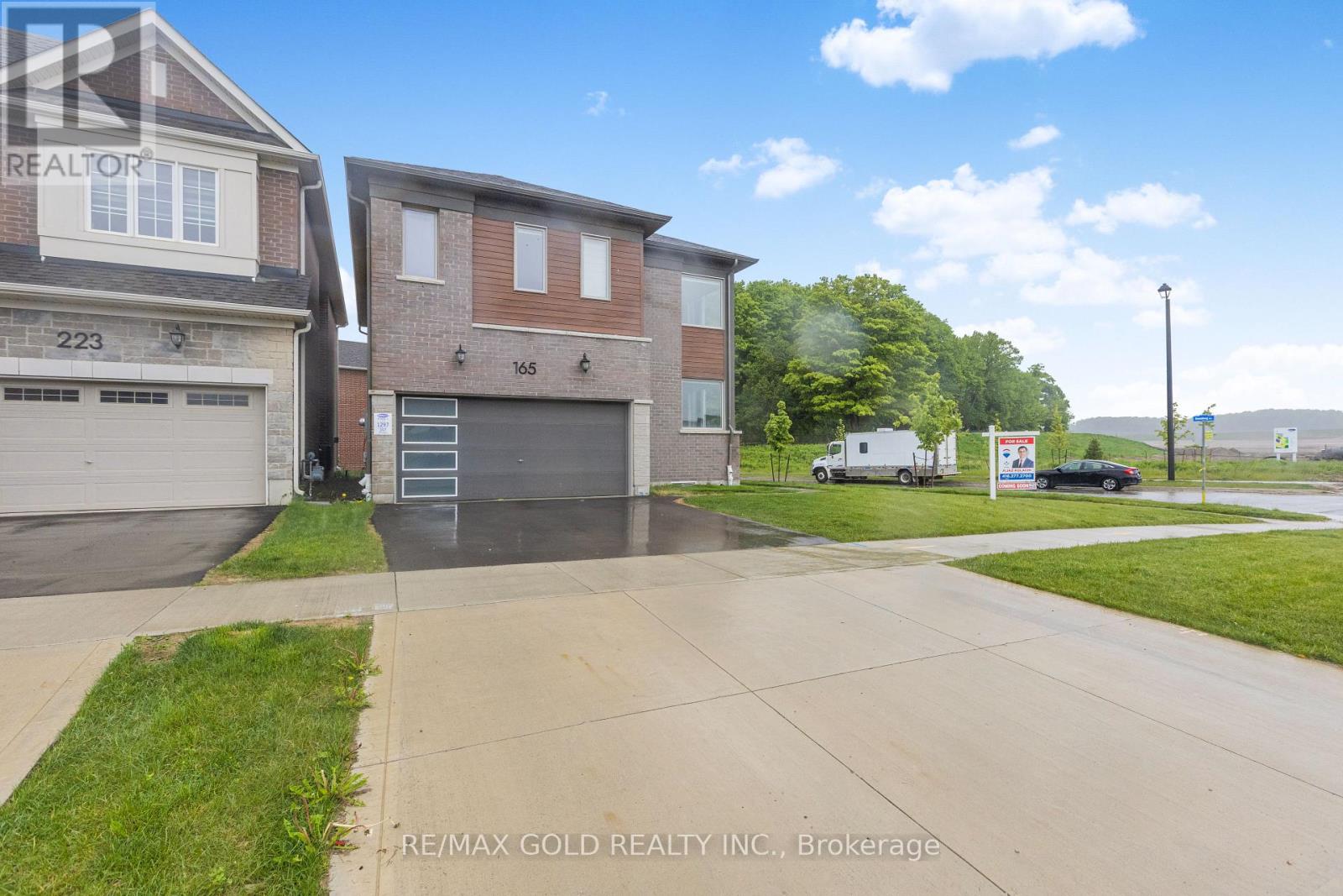 Property at 165 FORESTWALK STREET image 2