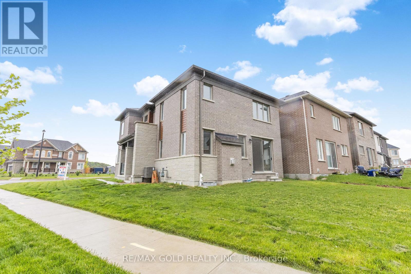 165 Forestwalk Street, Kitchener, Ontario  N2R 0T2 - Photo 40 - X12186942
