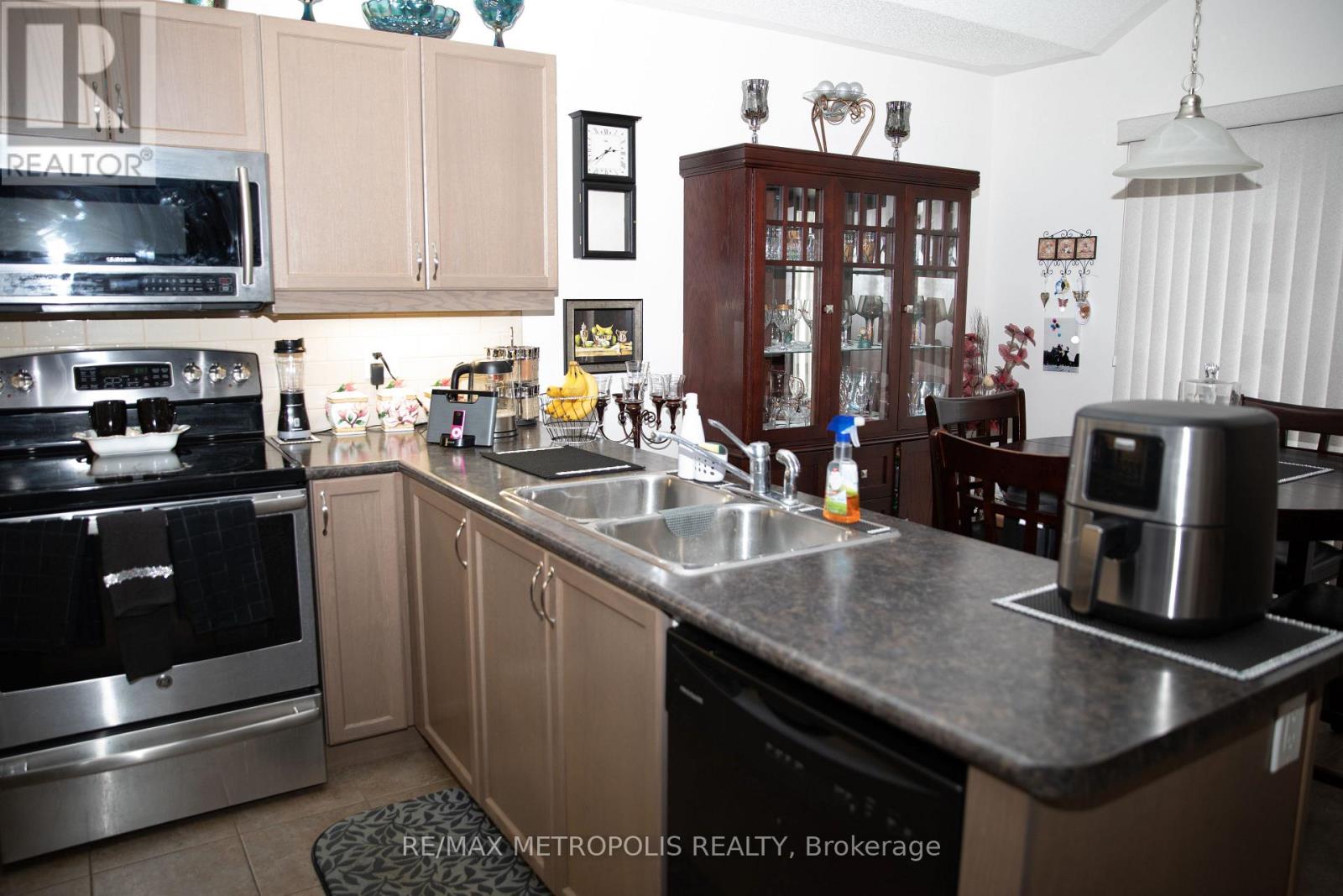 14 Lisbeth Crescent, Kawartha Lakes (Lindsay), Ontario  K9V 0B7 - Photo 30 - X12186944