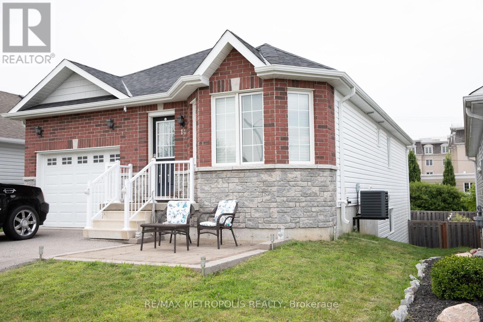 14 Lisbeth Crescent, Kawartha Lakes (Lindsay), Ontario  K9V 0B7 - Photo 4 - X12186944
