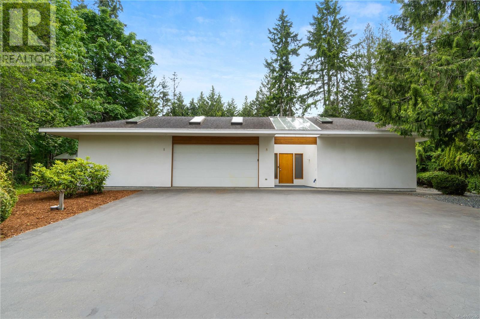 998 Bluebird Pl, Qualicum Beach, British Columbia  V9K 1M7 - Photo 3 - 997536