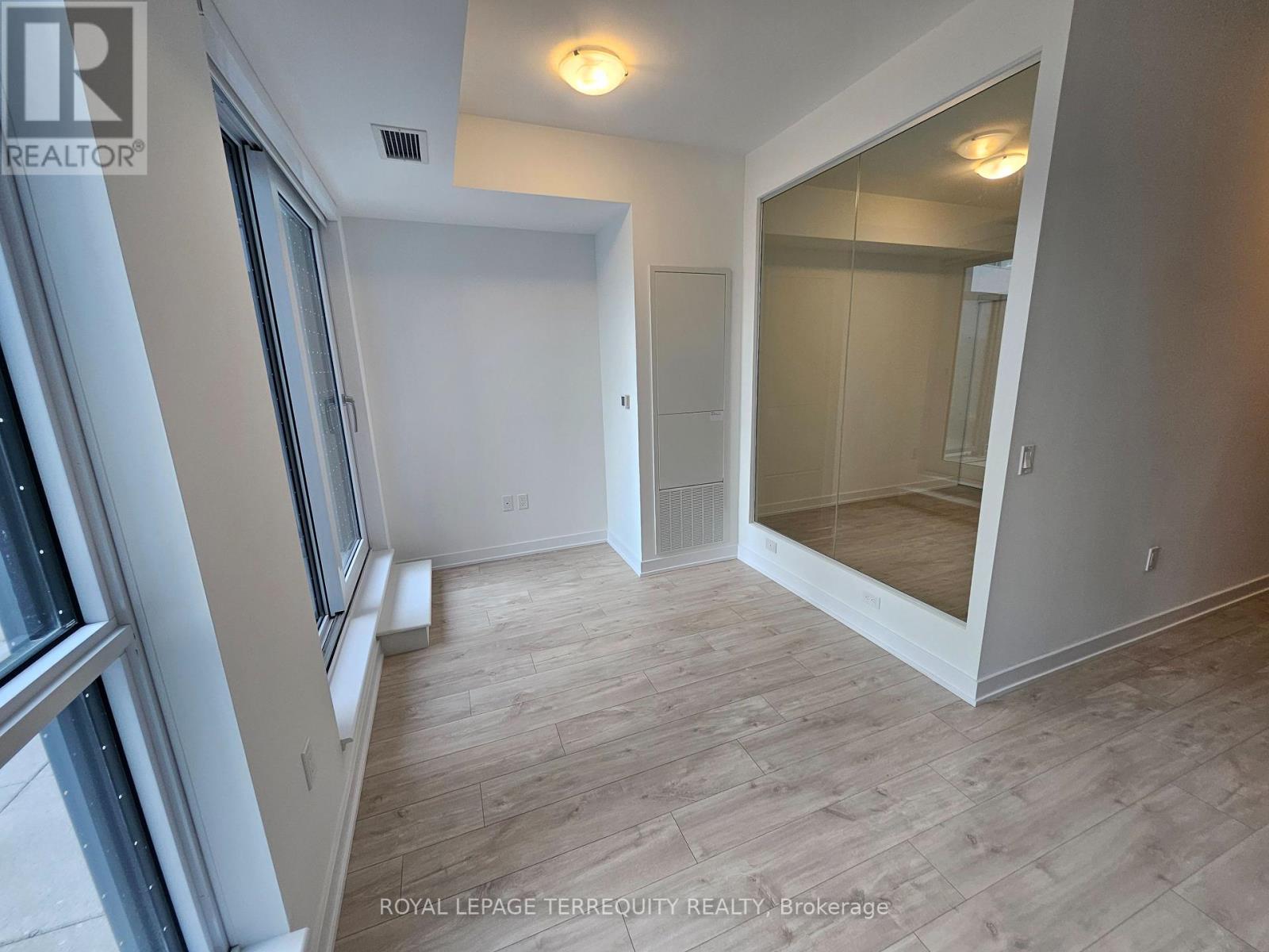313 - 15 Richardson Street, Toronto, Ontario  M5A 0Y5 - Photo 8 - C12186972