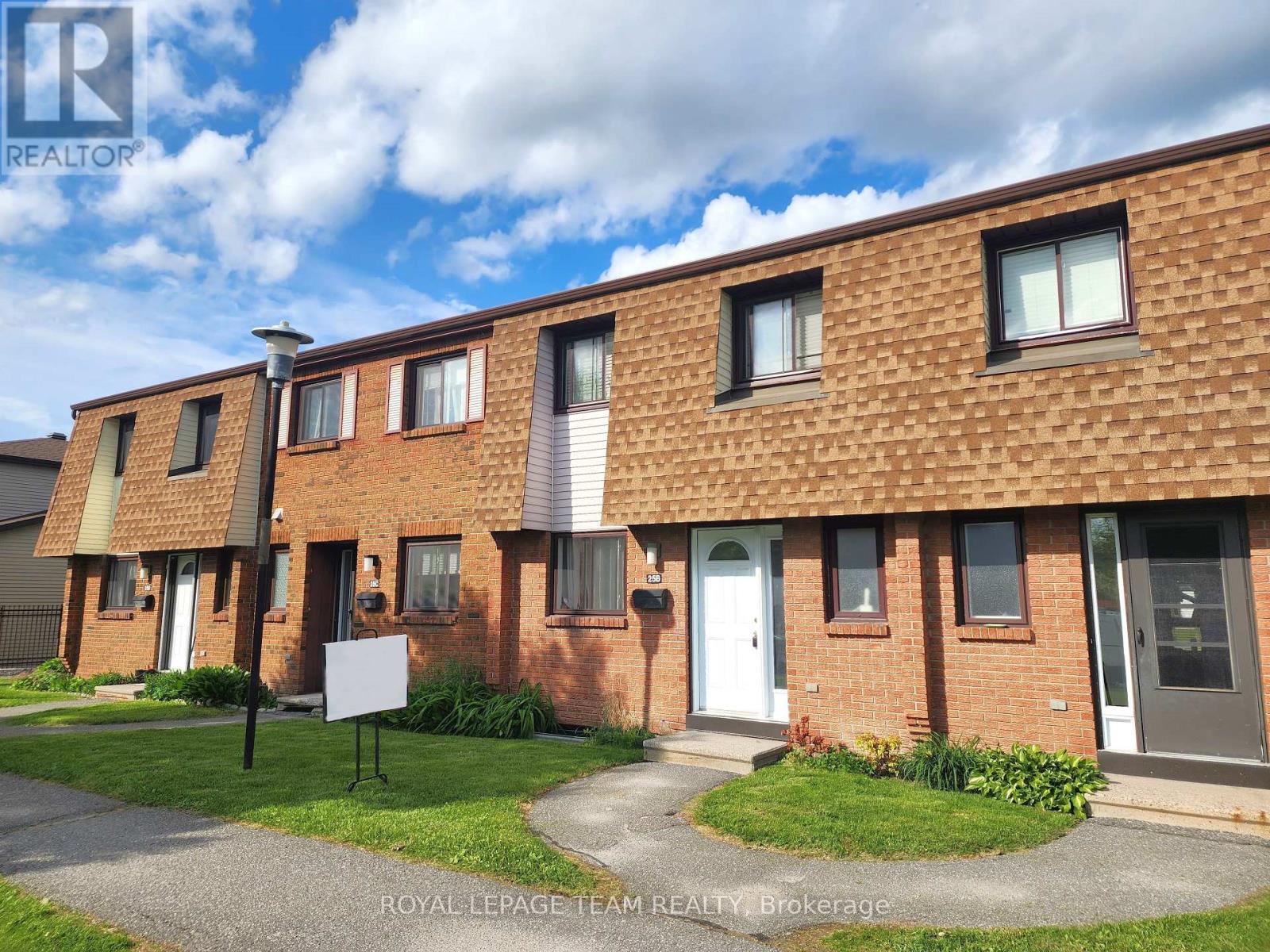 B - 25 Bertona Street, Ottawa, Ontario  K2G 4G7 - Photo 2 - X12186963
