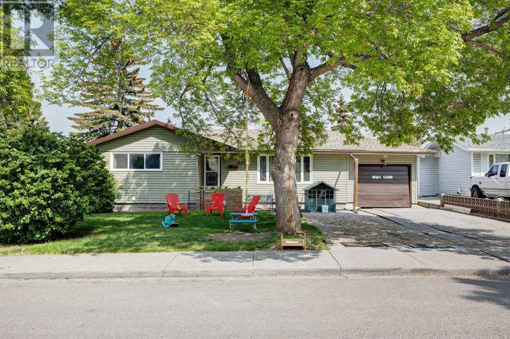 Property at 212 Hendon Drive NW image 1