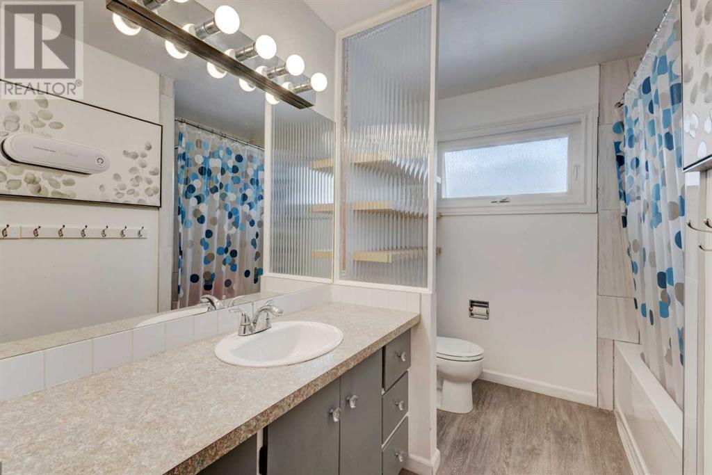 212 Hendon Drive Nw, Calgary, Alberta  T2K 1Z2 - Photo 17 - A2223661