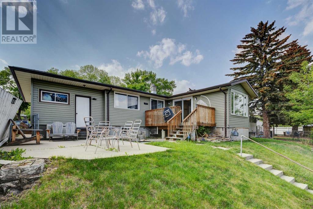 Property at 212 Hendon Drive NW image 2