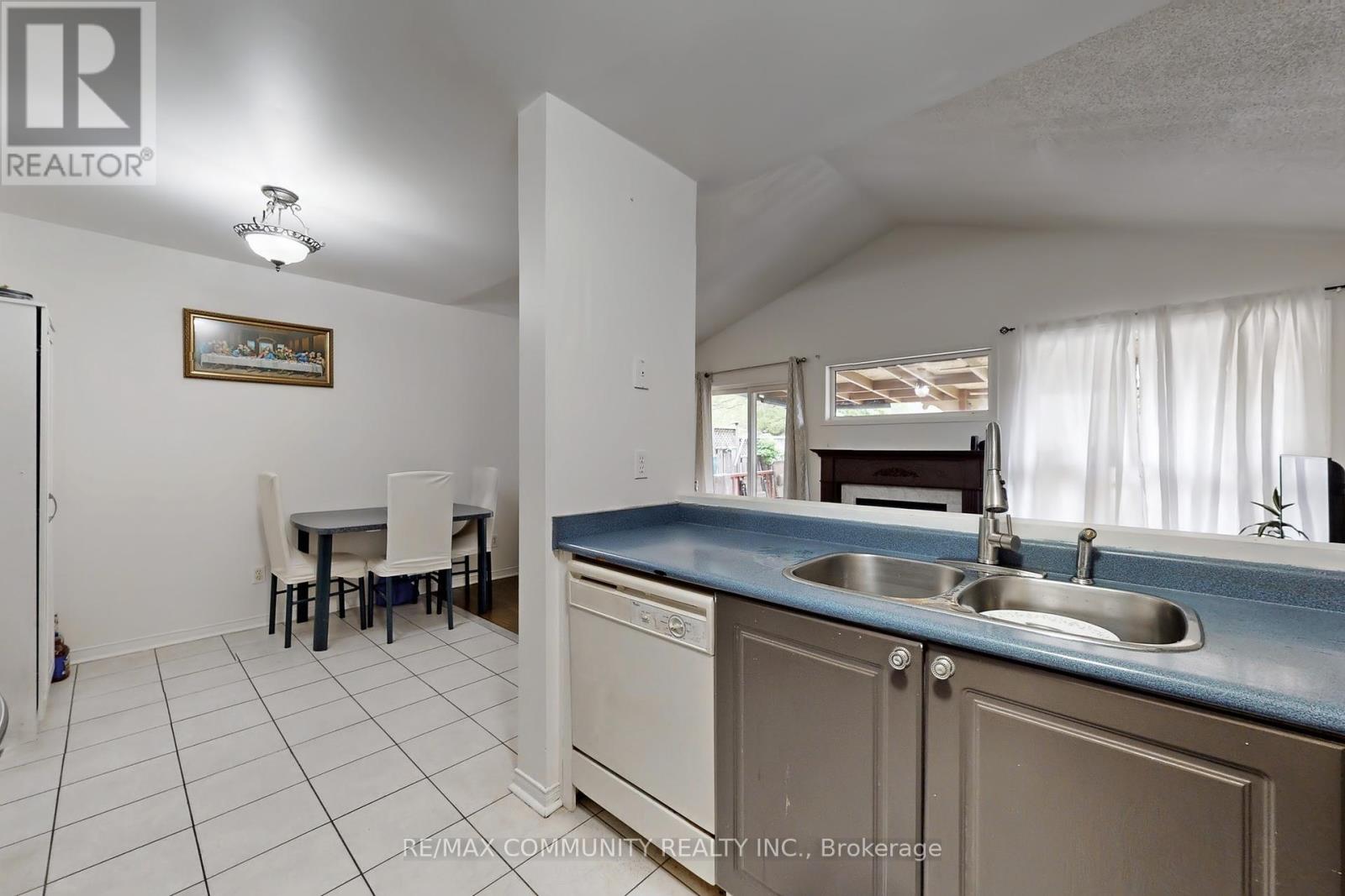 6 Hibbard Drive, Ajax, Ontario  L1Z 1J7 - Photo 15 - E12181020