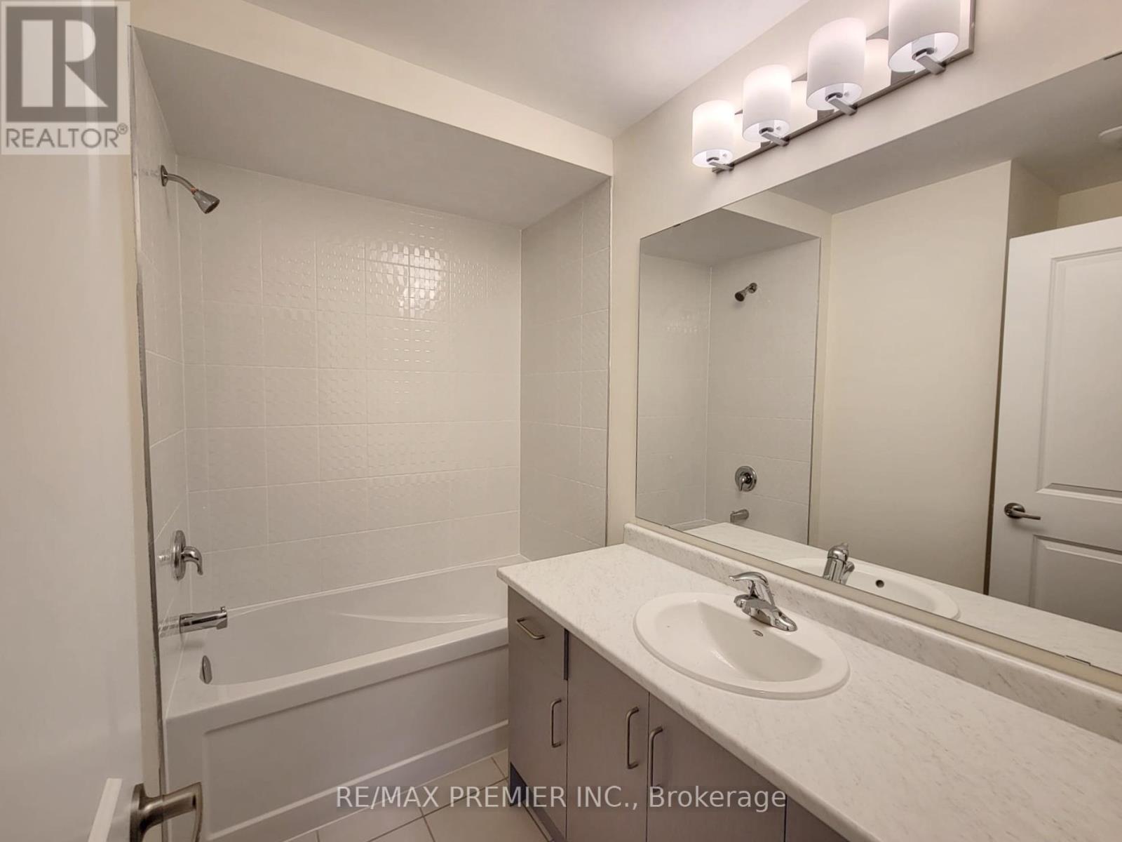 41 Cherry Hill Lane, Barrie (Painswick South), Ontario  L4N 6K7 - Photo 18 - S12186974