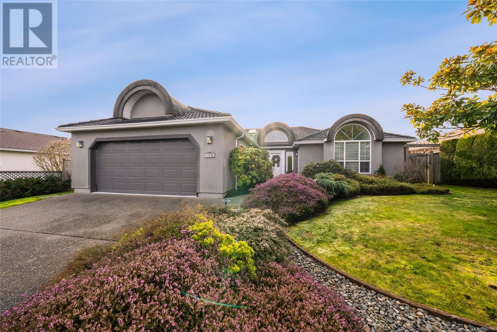 Property at 1096 Sunrise Dr image 2