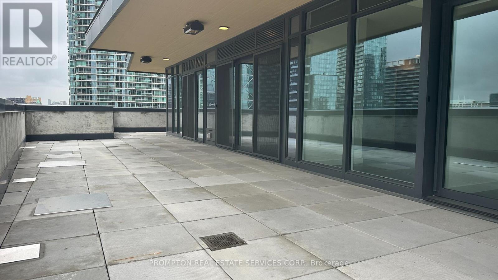 1502 - 3 Concord Cityplace Way, Toronto, Ontario  M5V 0X3 - Photo 15 - C12186952