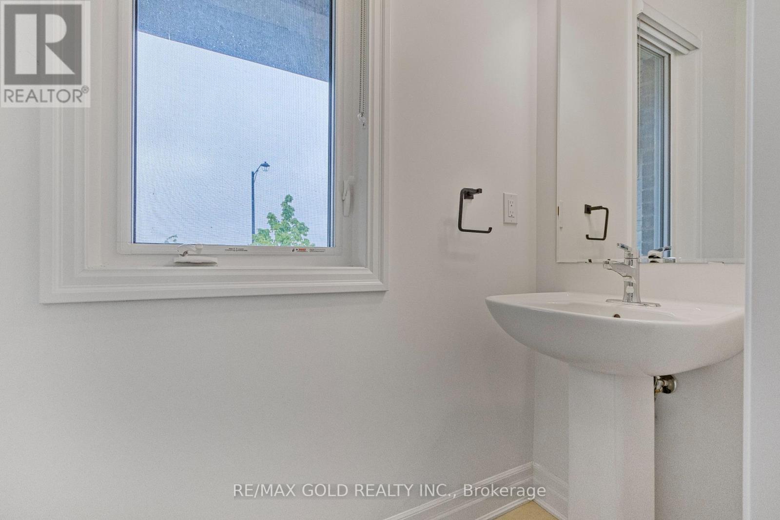 165 Forestwalk Street, Kitchener, Ontario  N2R 0T2 - Photo 20 - X12186942