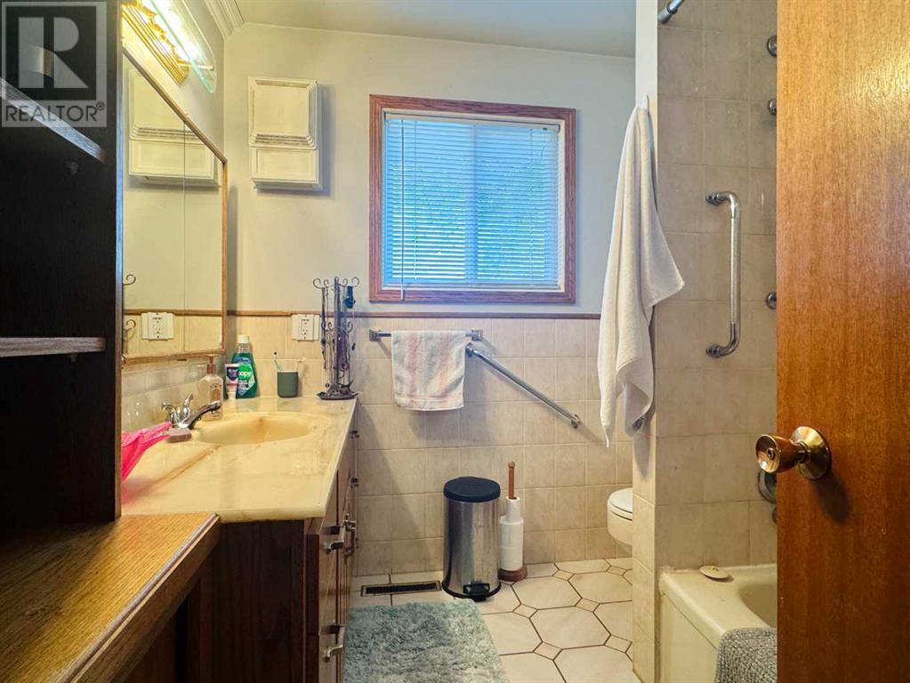 1519 16 Avenue S, Lethbridge, Alberta  T1K 0Y7 - Photo 14 - A2221771