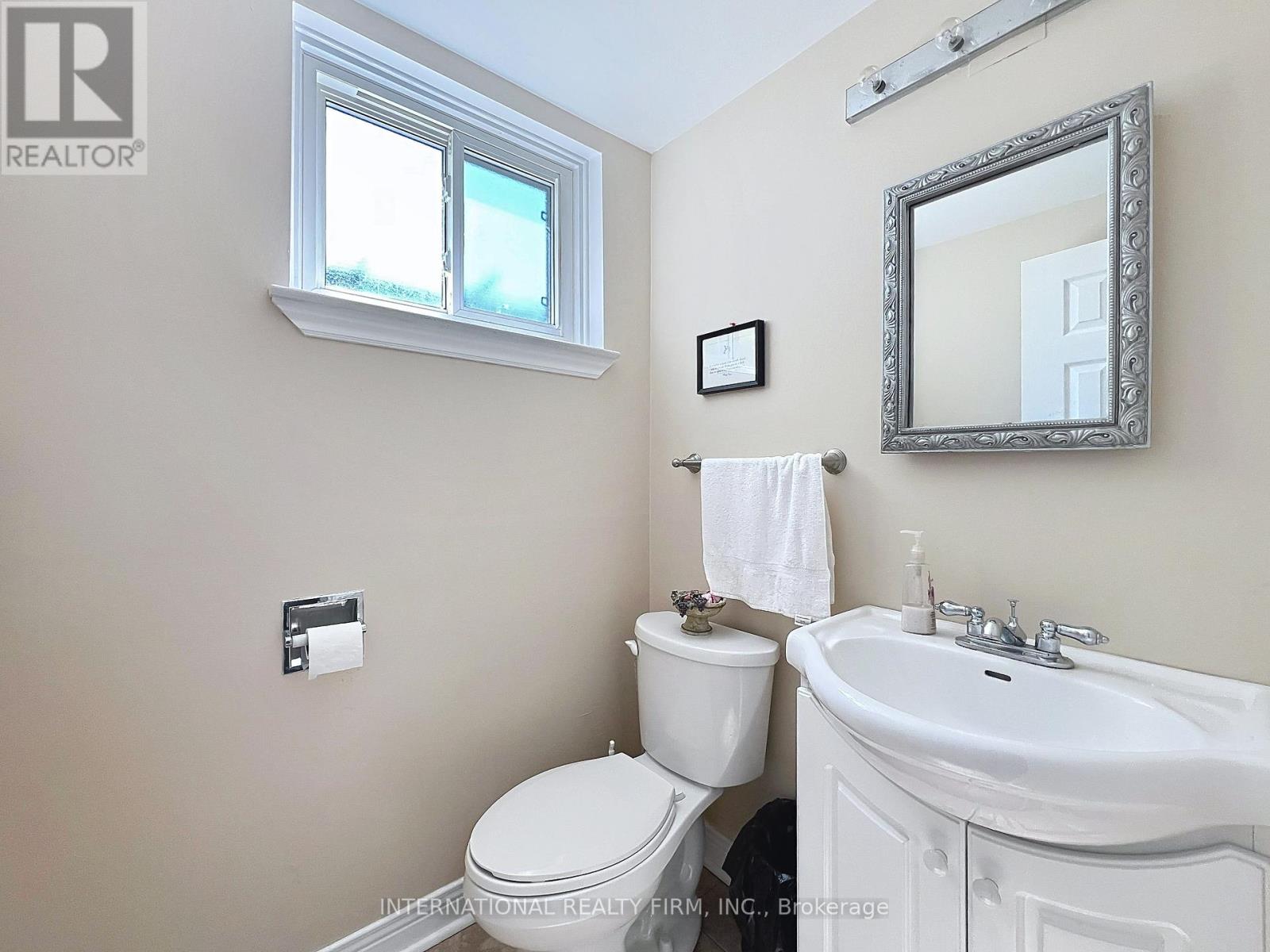 3602 Dunrankin Drive, Mississauga, Ontario  L4T 1V9 - Photo 24 - W12186993