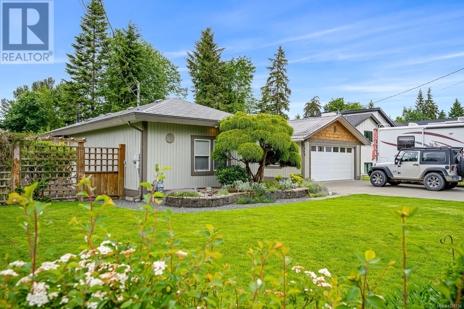 8998 MCLAREY Ave, Black Creek, British Columbia