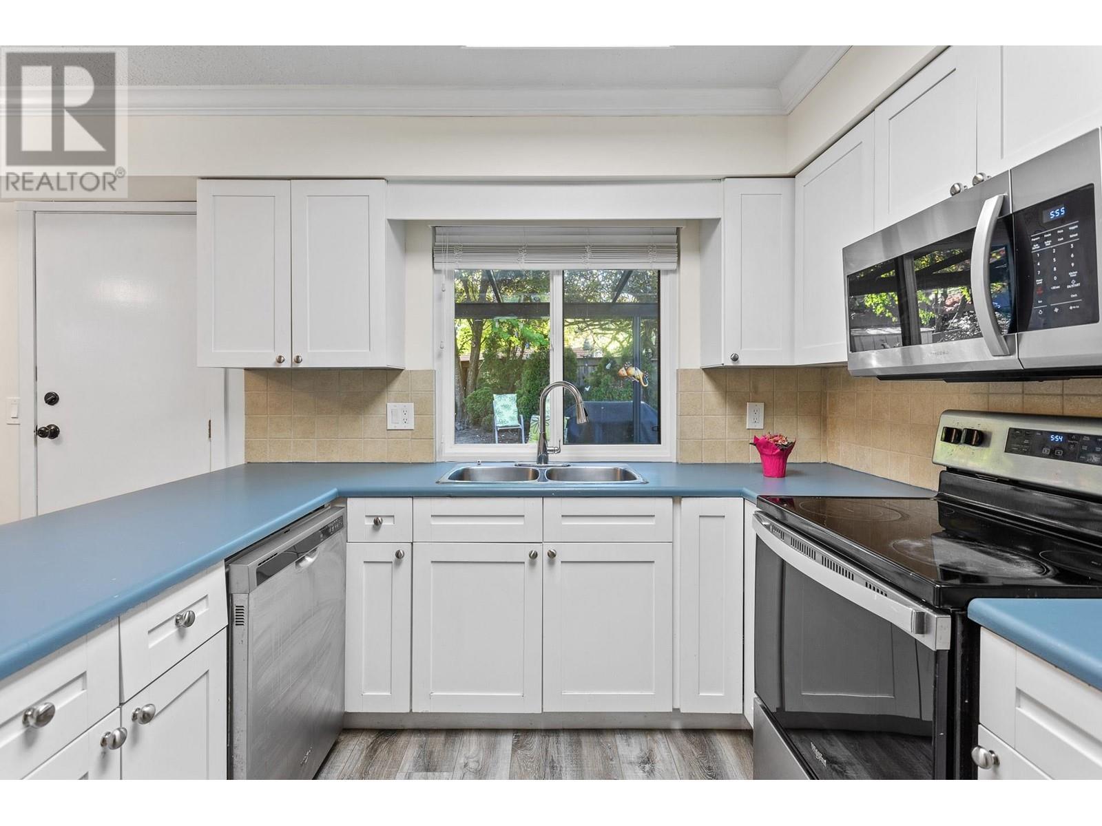 1049 Cornwall Drive, Port Coquitlam, British Columbia  V3B 5X2 - Photo 8 - R2994490