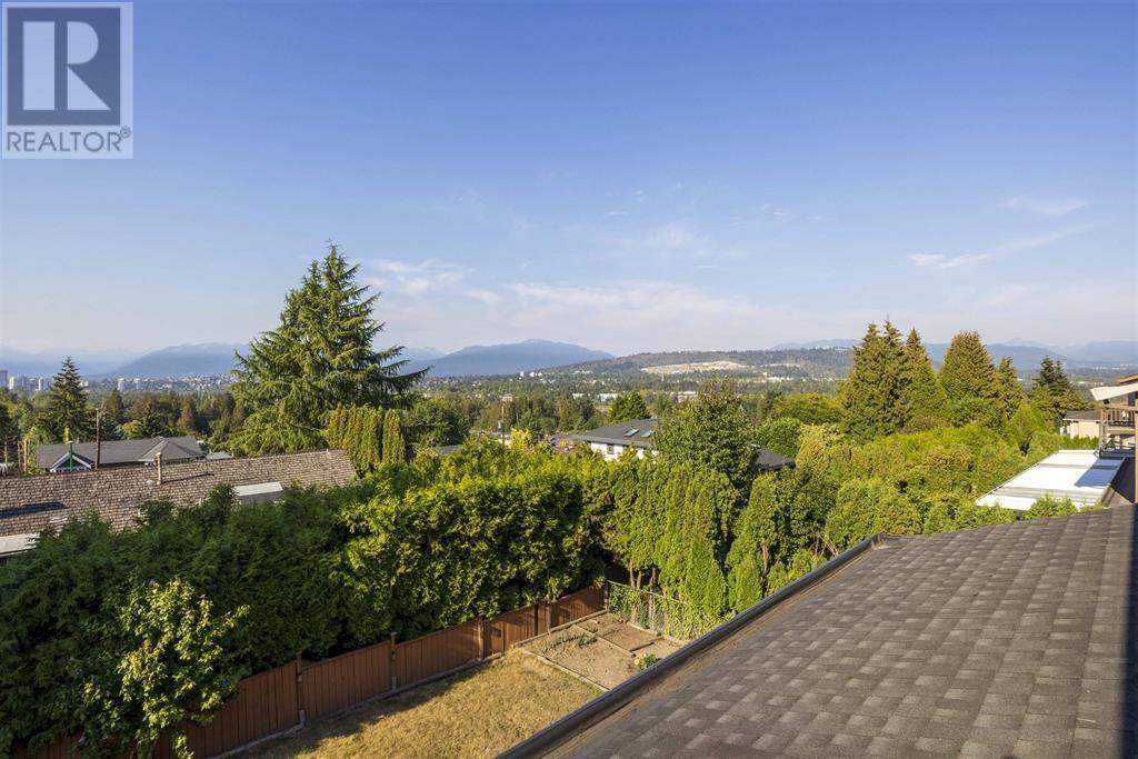 7753 Hazelmere Street, Burnaby, British Columbia  V5E 2B3 - Photo 4 - R3009293