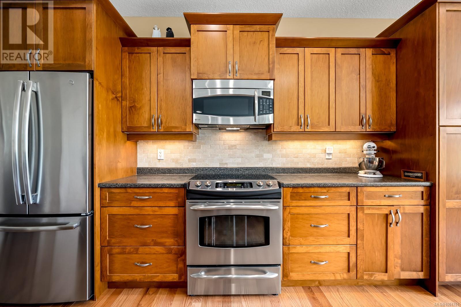 3661 Cameron Rd, Courtenay, British Columbia  V9N 9R5 - Photo 12 - 1001781