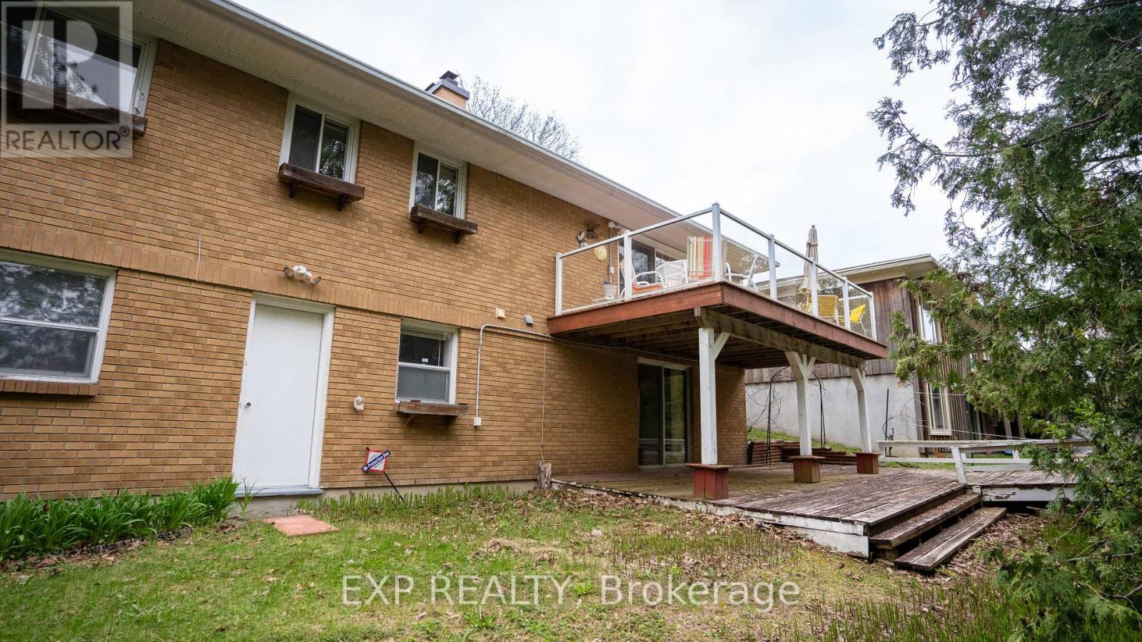 27 Commanche Drive, Ottawa, Ontario  K2E 6E8 - Photo 25 - X12187012