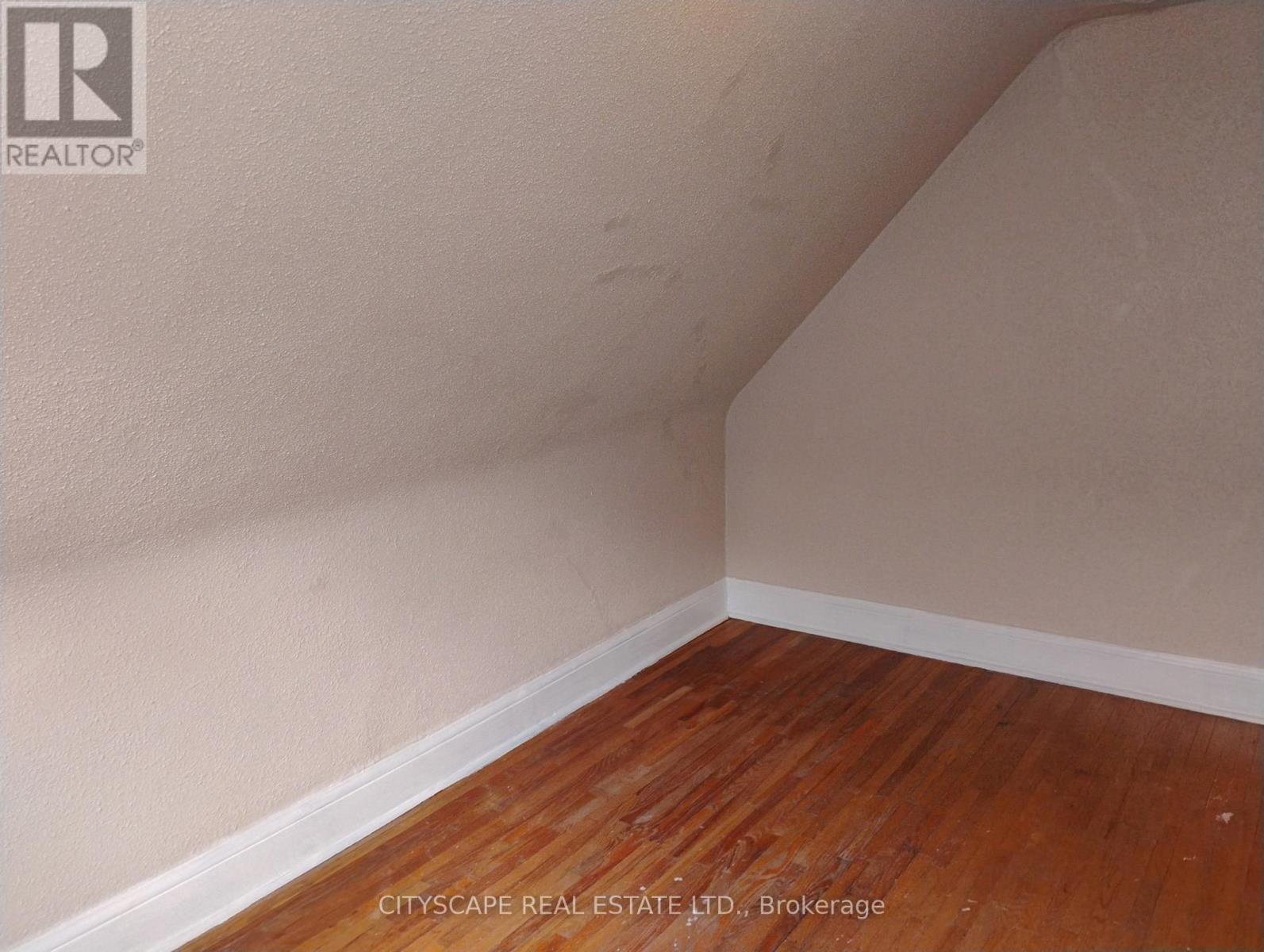 92 Bellwoods Avenue, Toronto (Trinity-Bellwoods), Ontario  M6J 2P4 - Photo 10 - C12187008