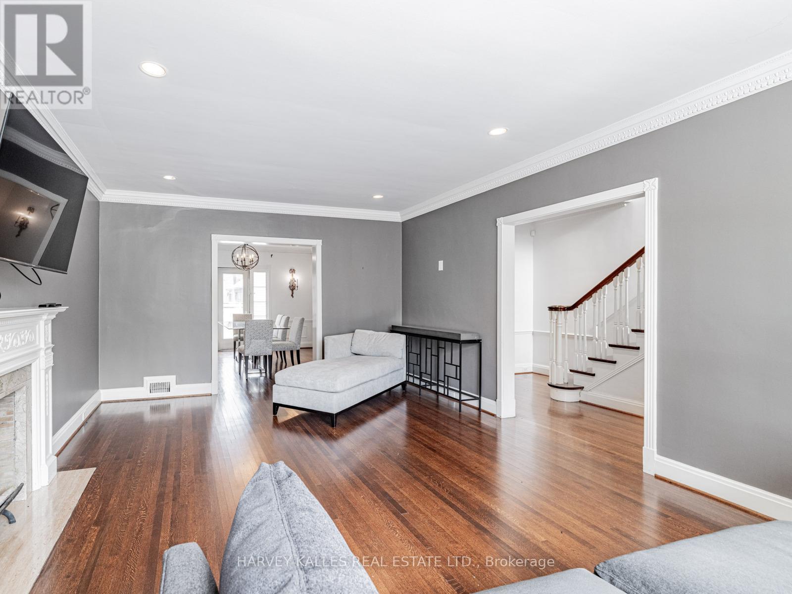 2 Silverwood Avenue, Toronto, Ontario  M5P 1W4 - Photo 13 - C12110841