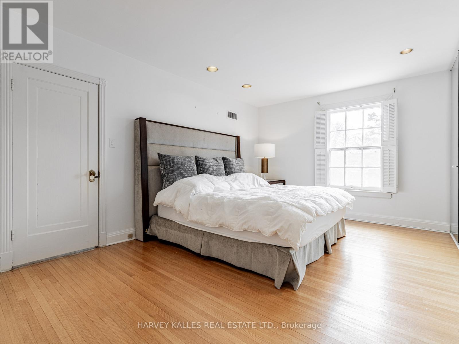 2 Silverwood Avenue, Toronto, Ontario  M5P 1W4 - Photo 29 - C12110841