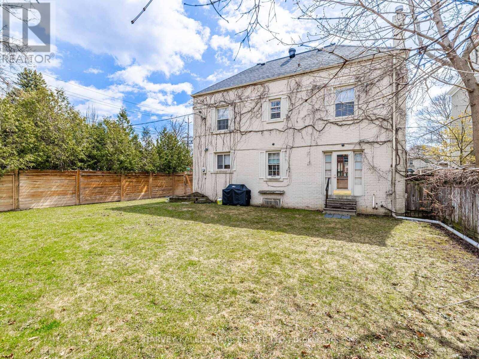 2 Silverwood Avenue, Toronto, Ontario  M5P 1W4 - Photo 39 - C12110841