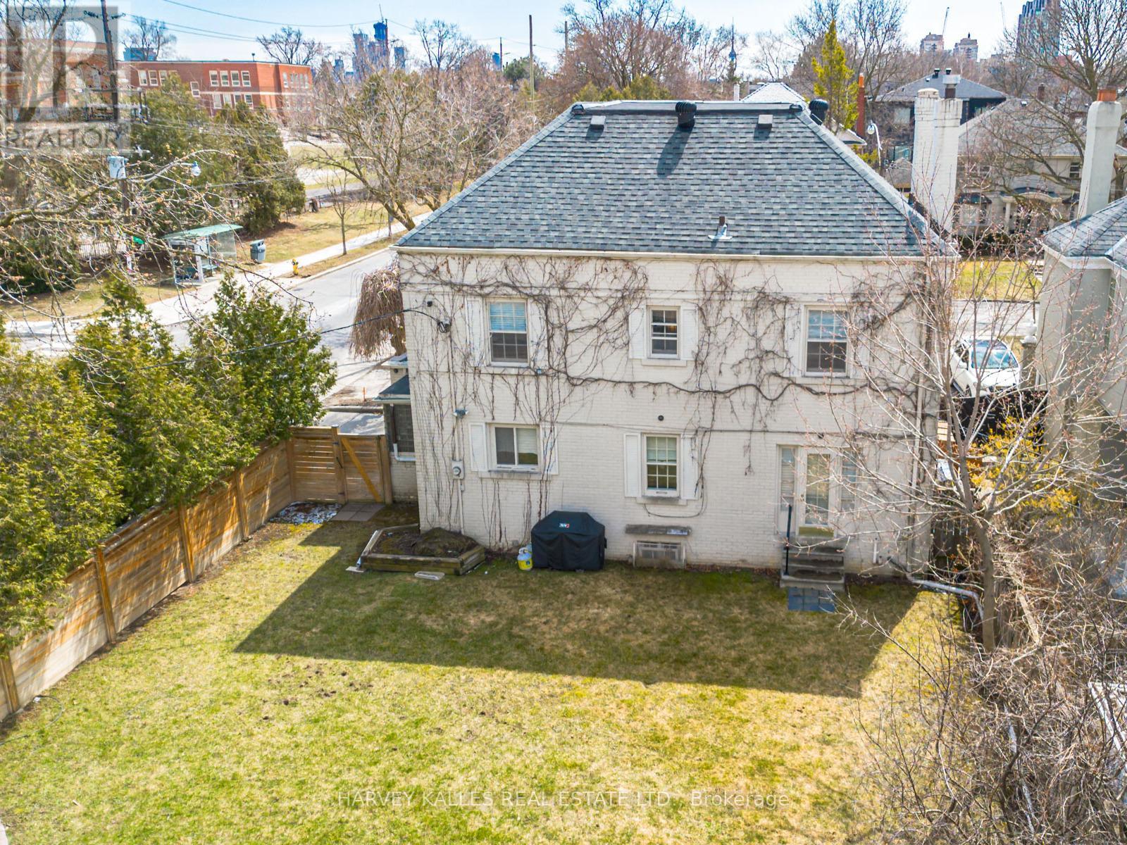 2 Silverwood Avenue, Toronto, Ontario  M5P 1W4 - Photo 40 - C12110841