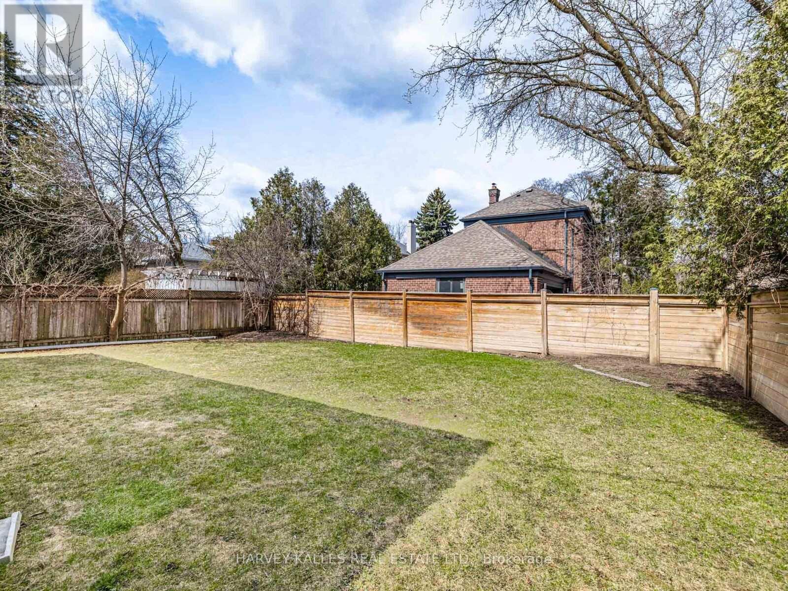 2 Silverwood Avenue, Toronto, Ontario  M5P 1W4 - Photo 41 - C12110841
