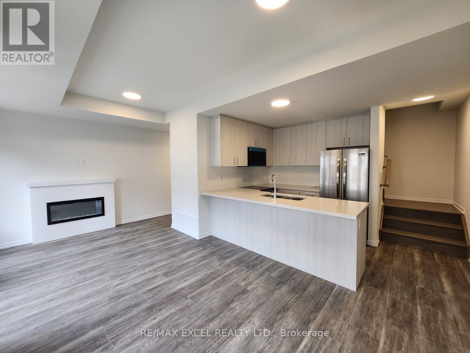 119 Matawin Lane, Richmond Hill, Ontario  L4B 0H7 - Photo 2 - N12187038