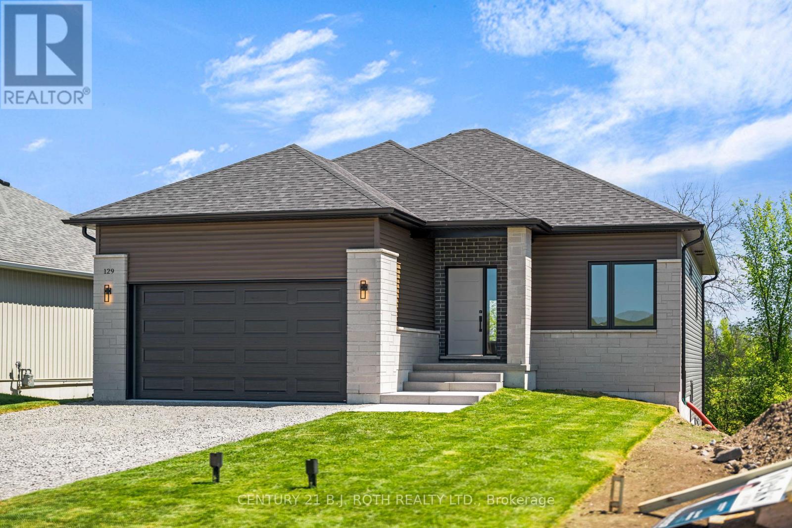 129 BRANDON AVENUE, Severn, Ontario