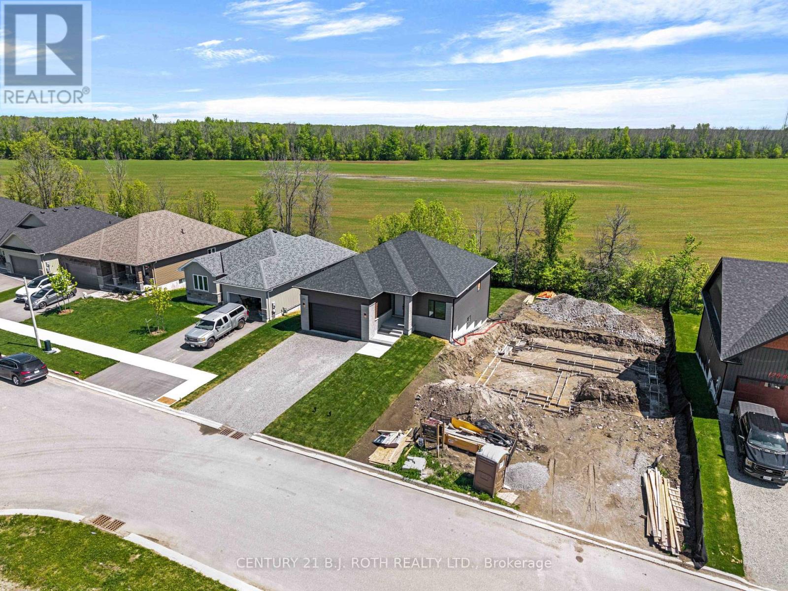 129 Brandon Avenue, Severn, Ontario  L0K 1E0 - Photo 4 - S12187006