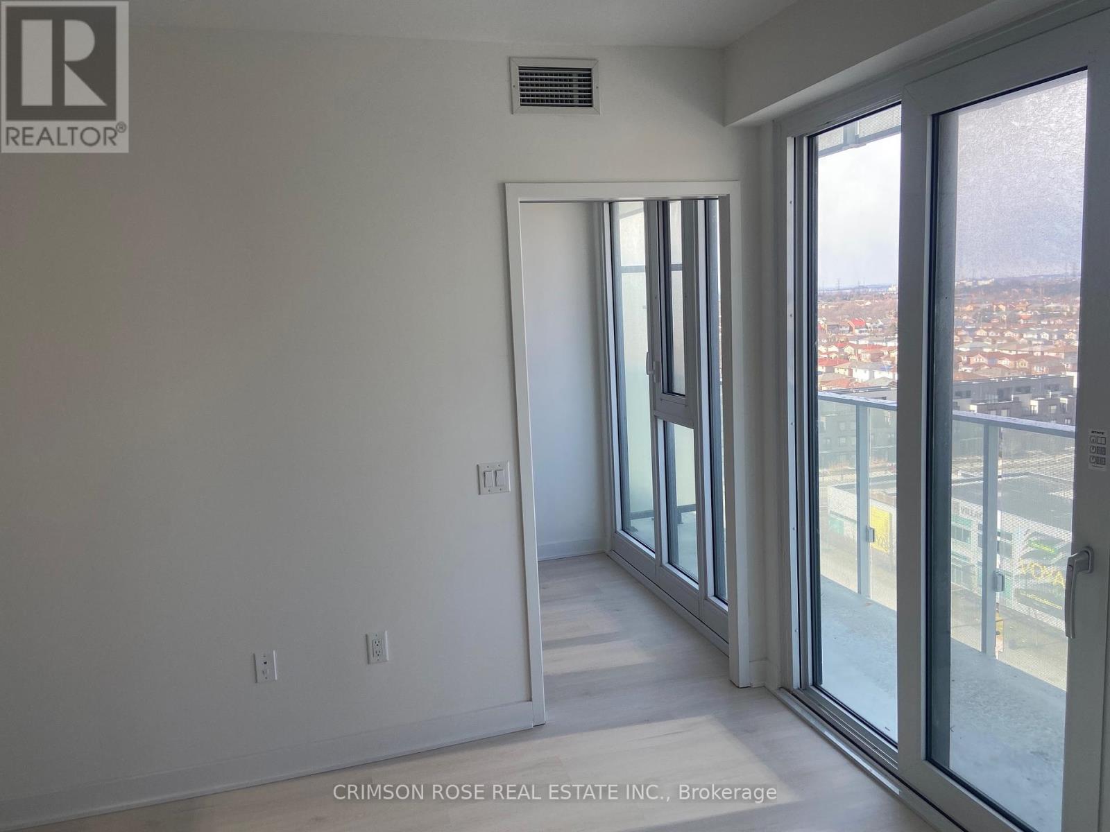 910 - 3900 Confederation Parkway, Mississauga, Ontario  L5B 0M3 - Photo 8 - W12187004