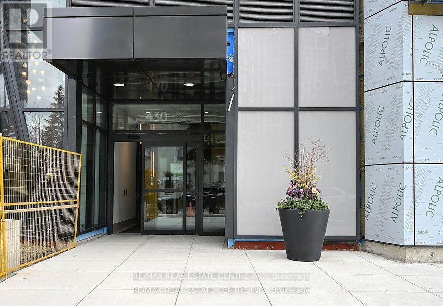 1811 - 430 Square One Drive, Mississauga (City Centre), Ontario  L5B 0L6 - Photo 4 - W12187019