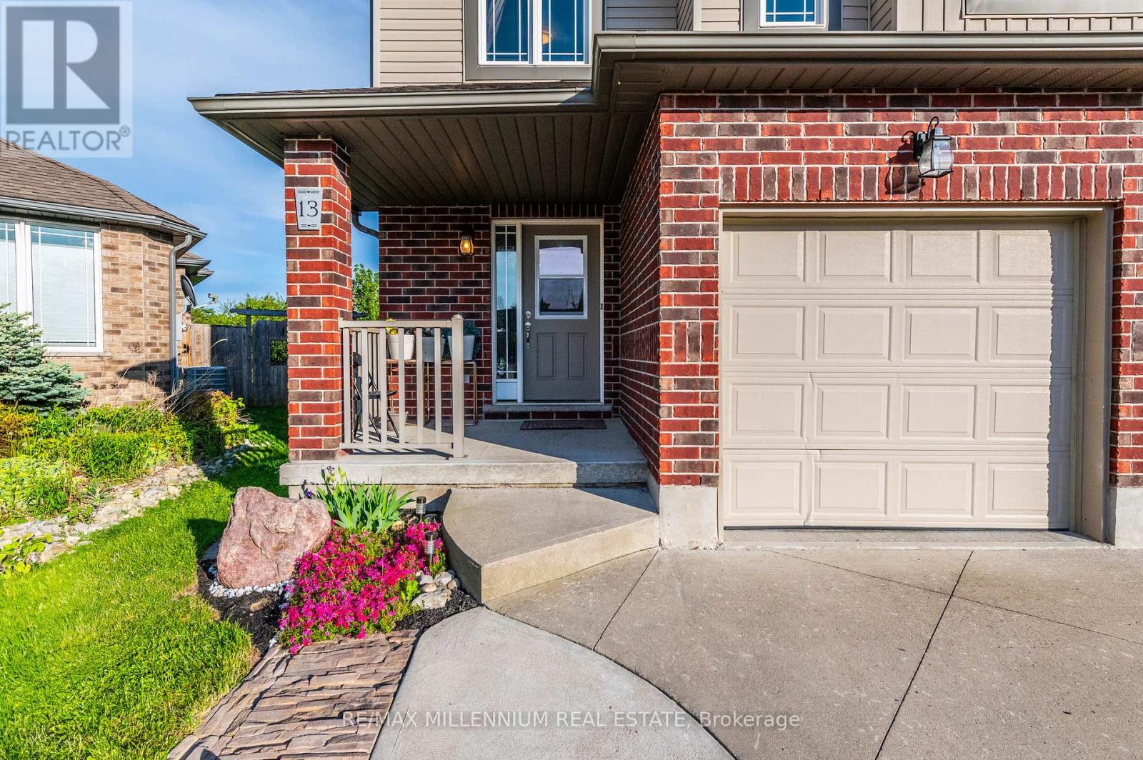 13 Ridgewood Court, Woodstock, Ontario  N4T 0E5 - Photo 3 - X12187016