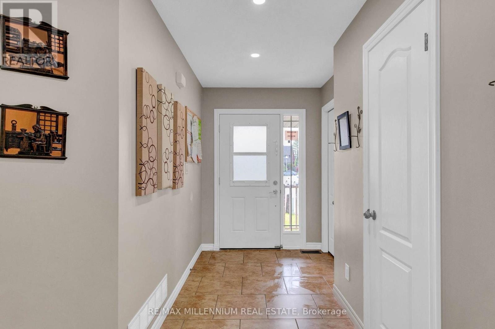 13 Ridgewood Court, Woodstock, Ontario  N4T 0E5 - Photo 4 - X12187016