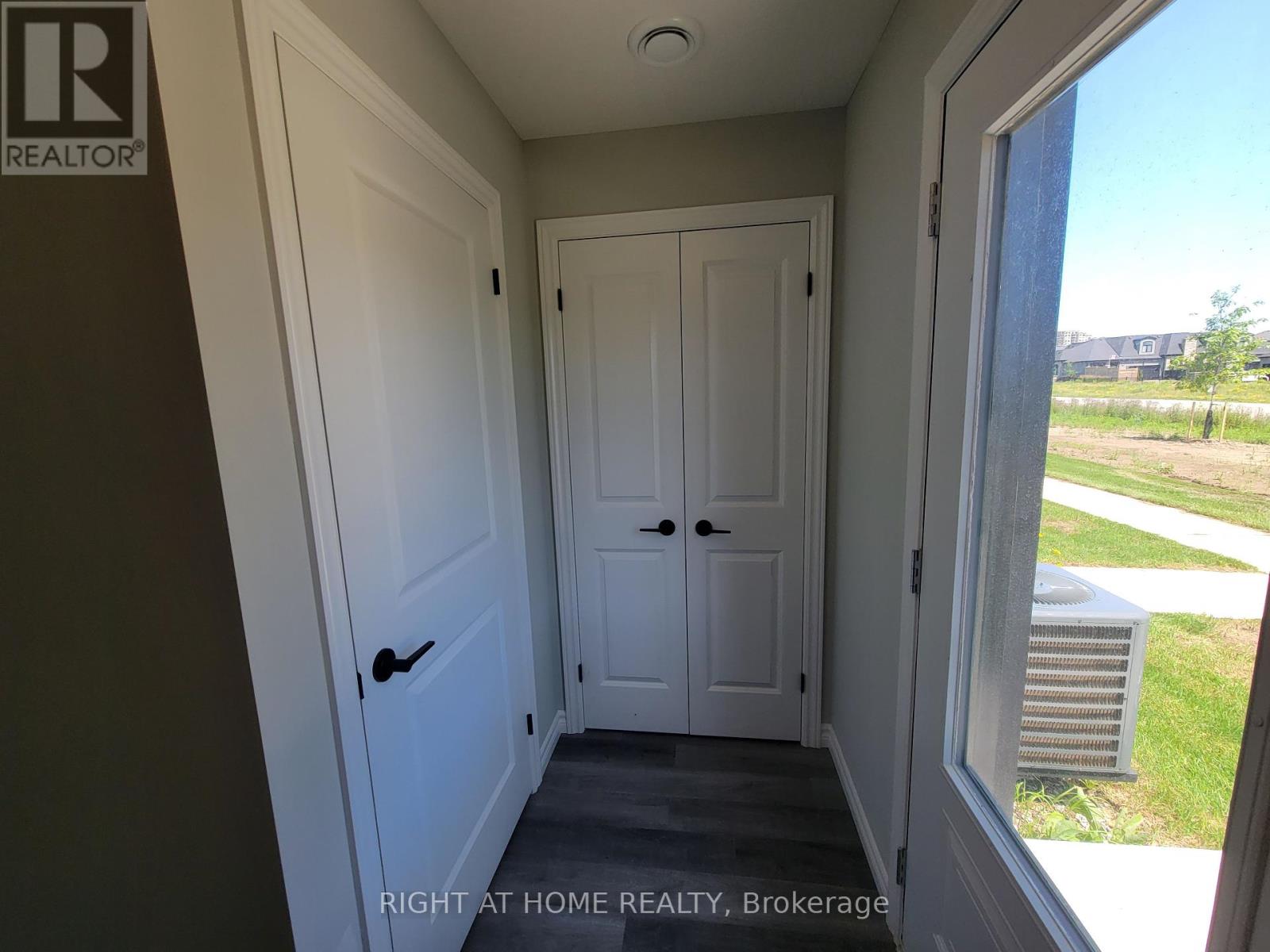 72 - 435 Callaway Road, London North, Ontario  N6G 2N1 - Photo 4 - X12187024