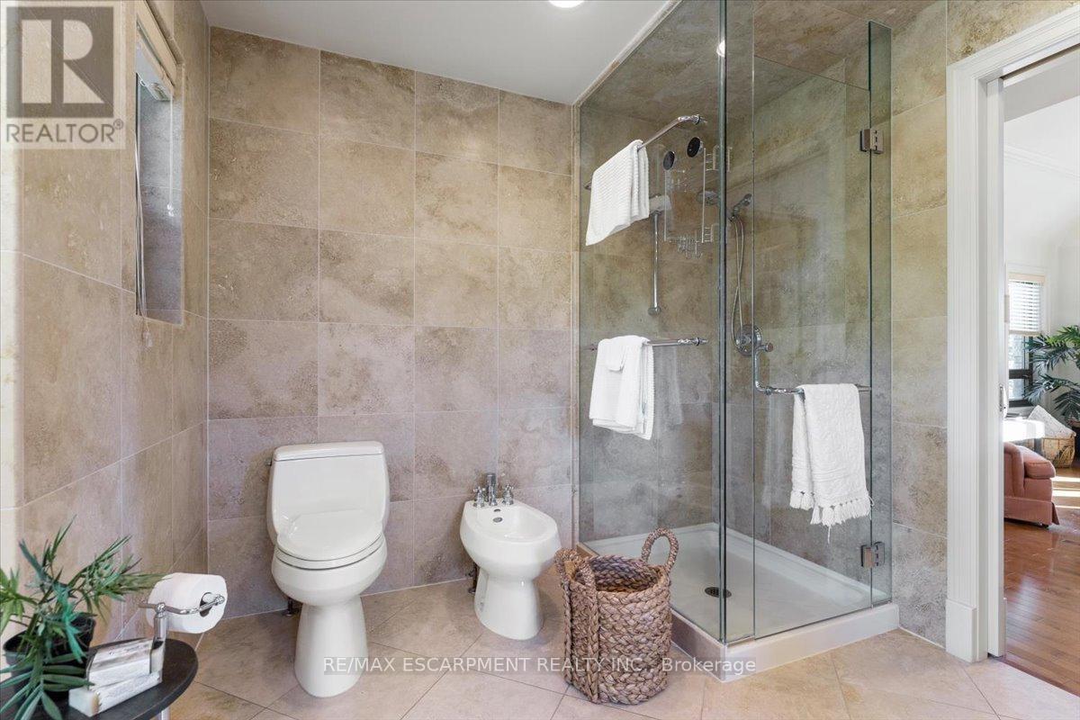 90 Ridge Road W, Grimsby, Ontario  L3M 4E7 - Photo 21 - X12187037