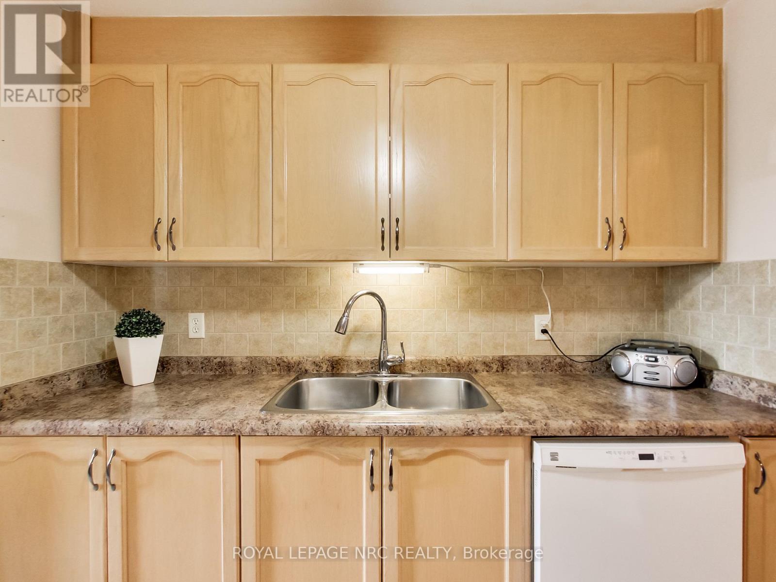 4 - 897 Stone Church Road E, Hamilton, Ontario  L8W 1B2 - Photo 13 - X12187042