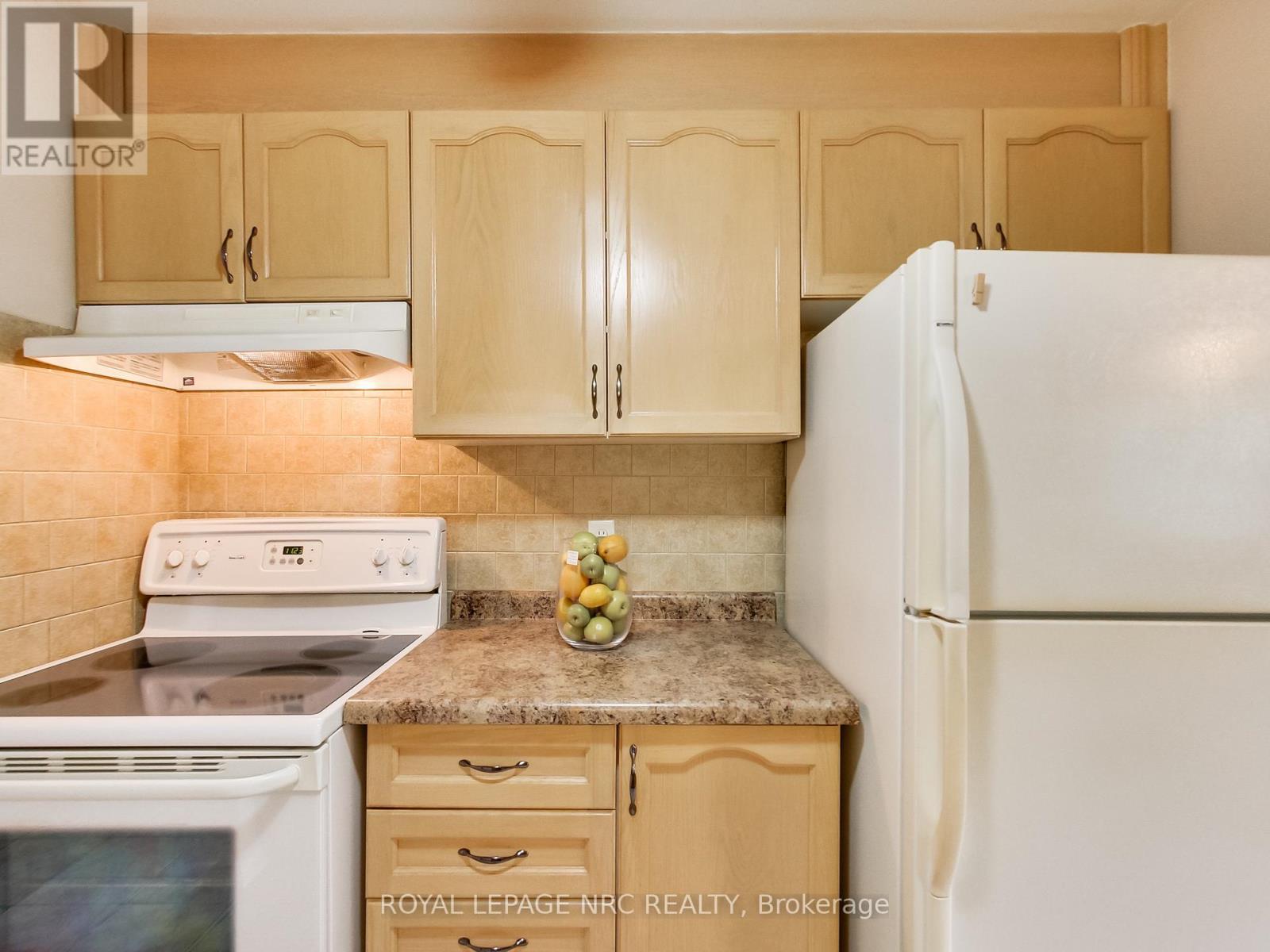 4 - 897 Stone Church Road E, Hamilton, Ontario  L8W 1B2 - Photo 14 - X12187042
