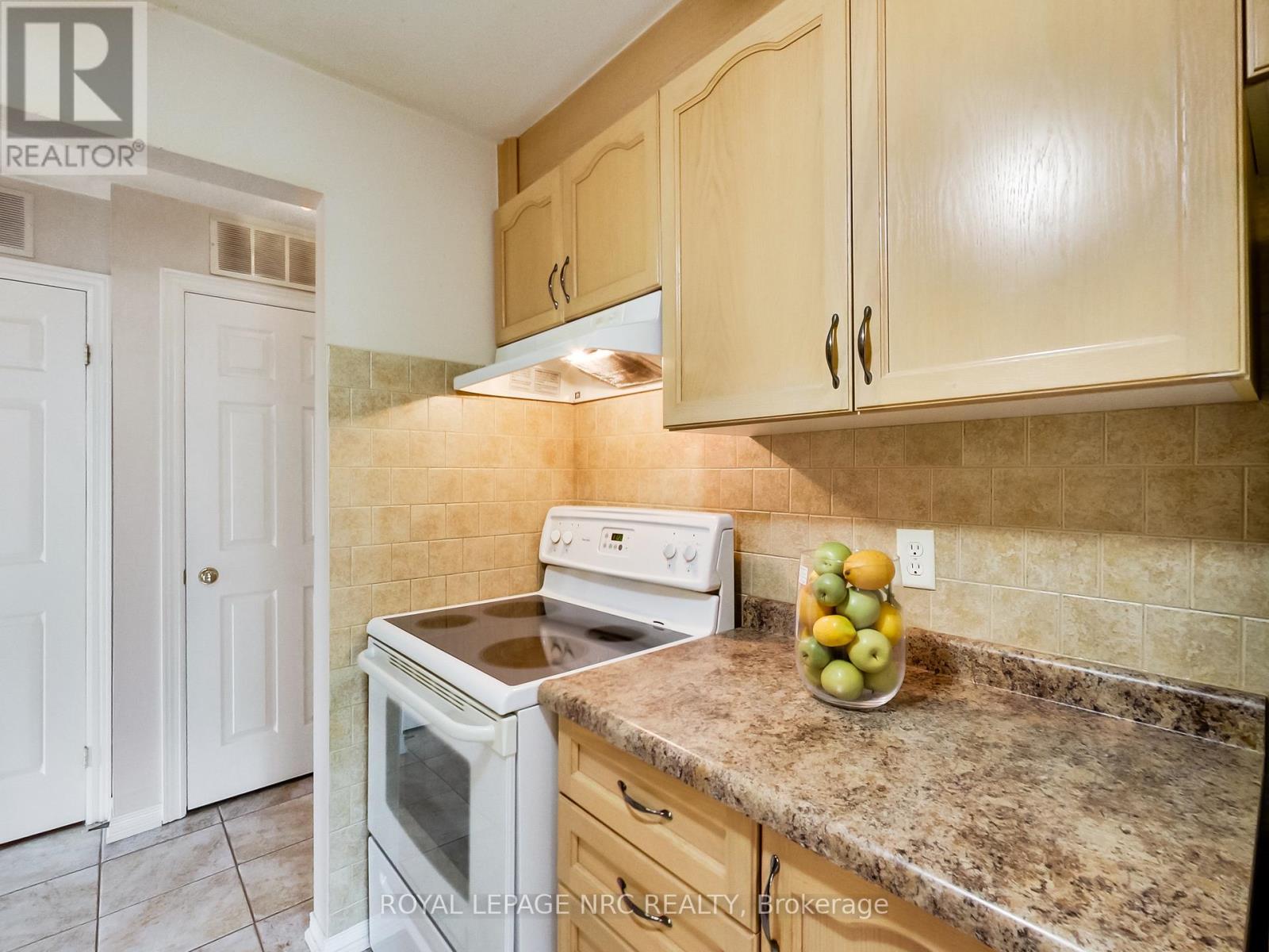4 - 897 Stone Church Road E, Hamilton, Ontario  L8W 1B2 - Photo 15 - X12187042