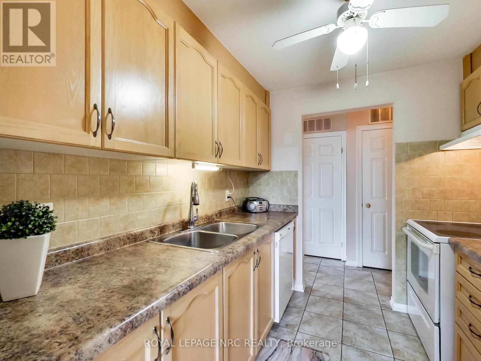 4 - 897 Stone Church Road E, Hamilton, Ontario  L8W 1B2 - Photo 17 - X12187042