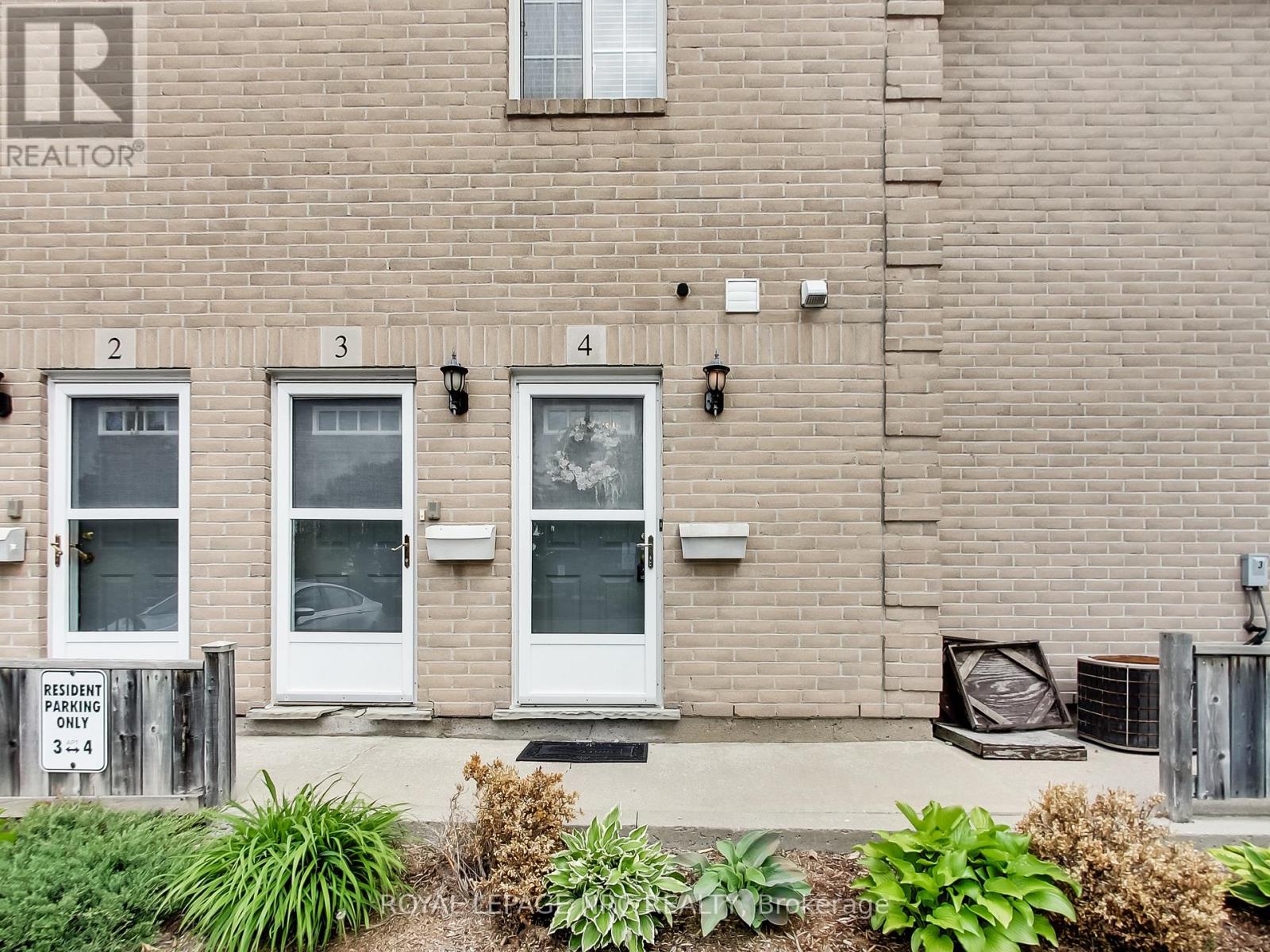 4 - 897 Stone Church Road E, Hamilton, Ontario  L8W 1B2 - Photo 2 - X12187042