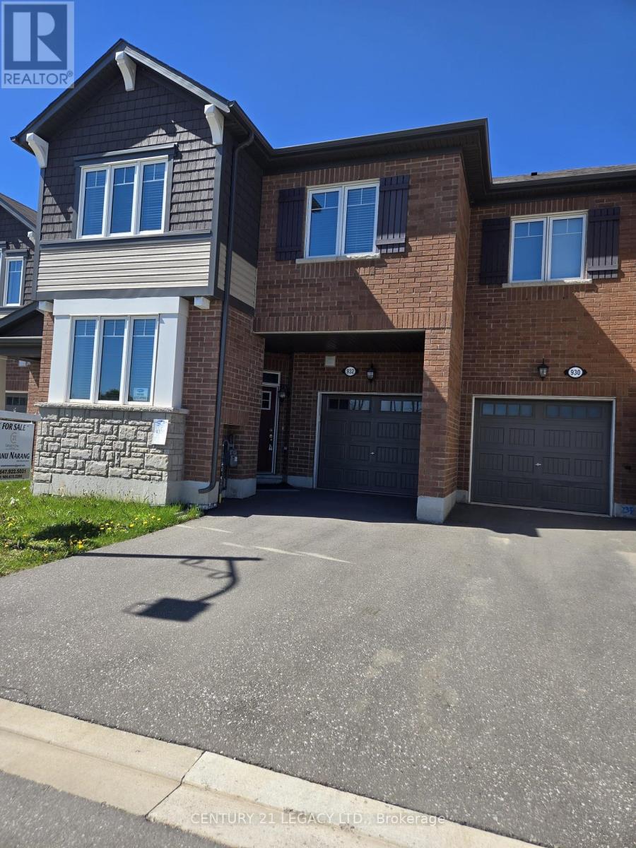 932 Cherry Court, Milton, Ontario  L9E 1P8 - Photo 4 - W12178386