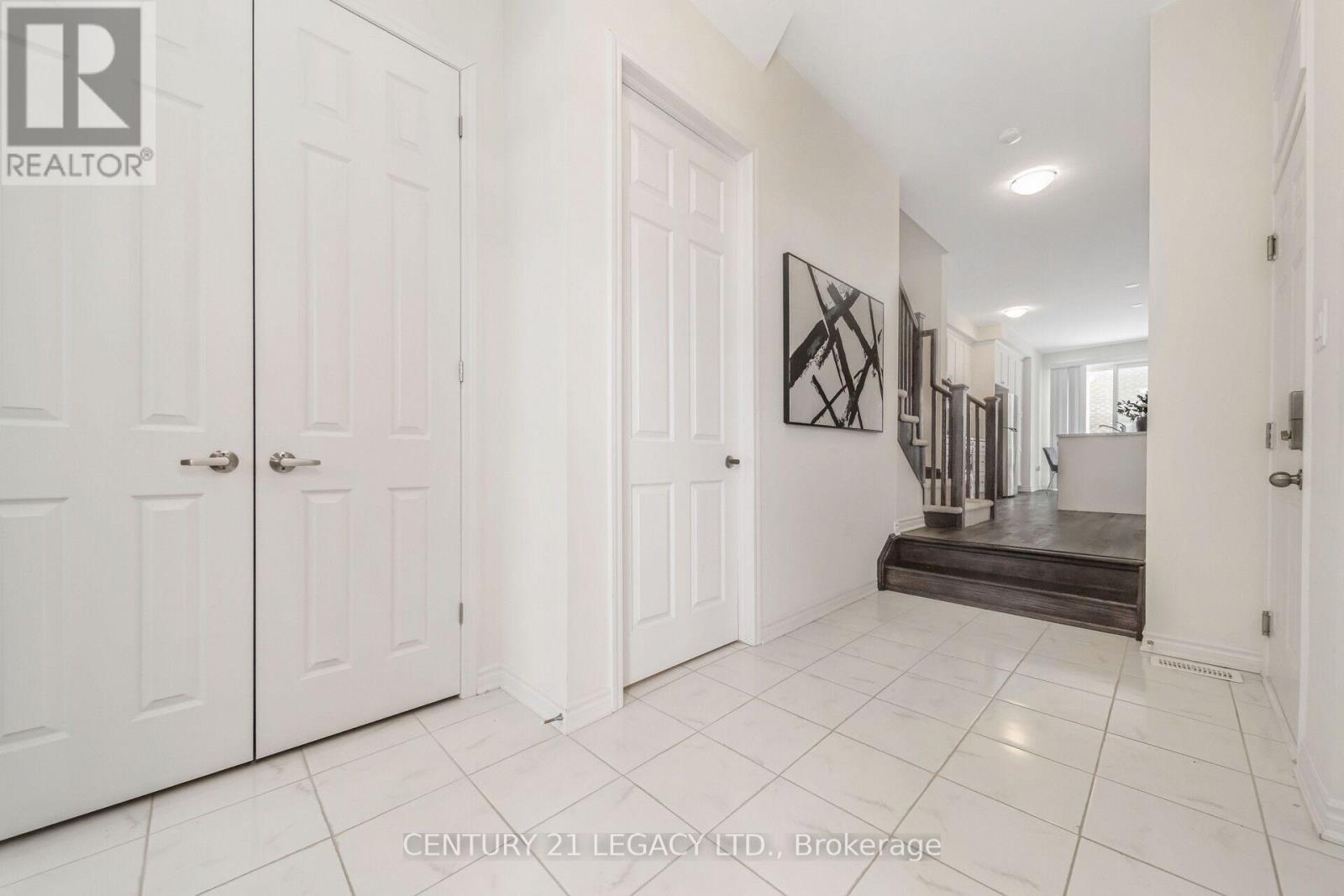 932 Cherry Court, Milton, Ontario  L9E 1P8 - Photo 8 - W12178386