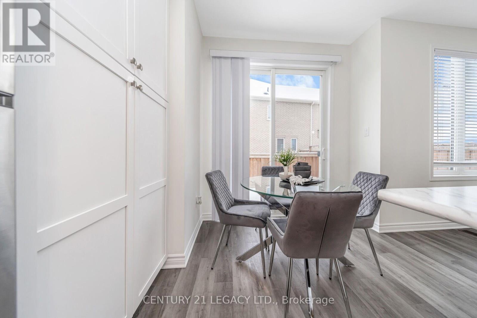 932 Cherry Court, Milton, Ontario  L9E 1P8 - Photo 14 - W12178386