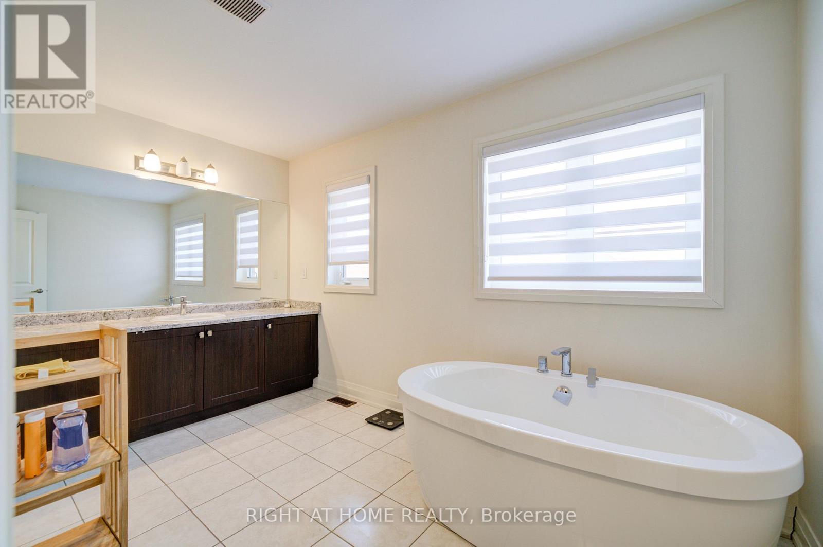 4 Hassard-Short Lane, Ajax (South East), Ontario  L1S 0C4 - Photo 18 - E12187064