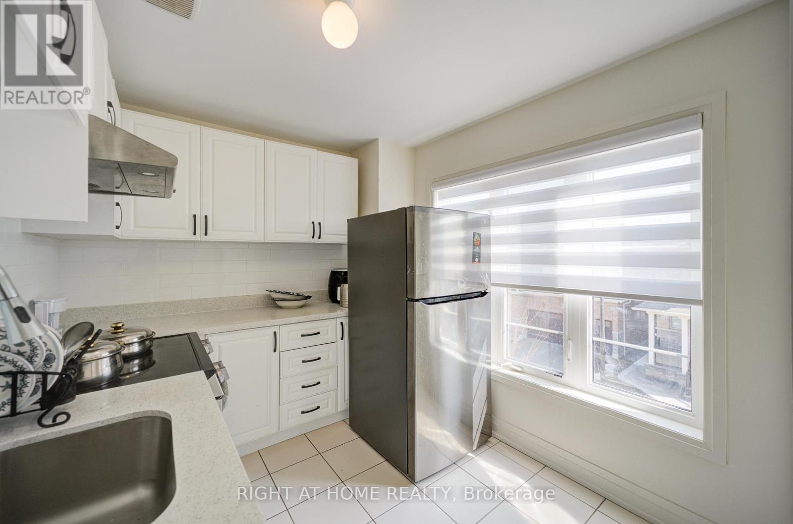 4 Hassard-Short Lane, Ajax (South East), Ontario  L1S 0C4 - Photo 29 - E12187064