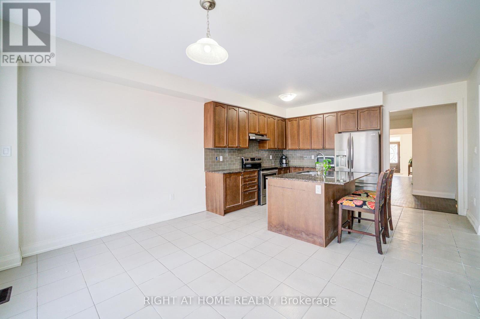 4 Hassard-Short Lane, Ajax (South East), Ontario  L1S 0C4 - Photo 8 - E12187064