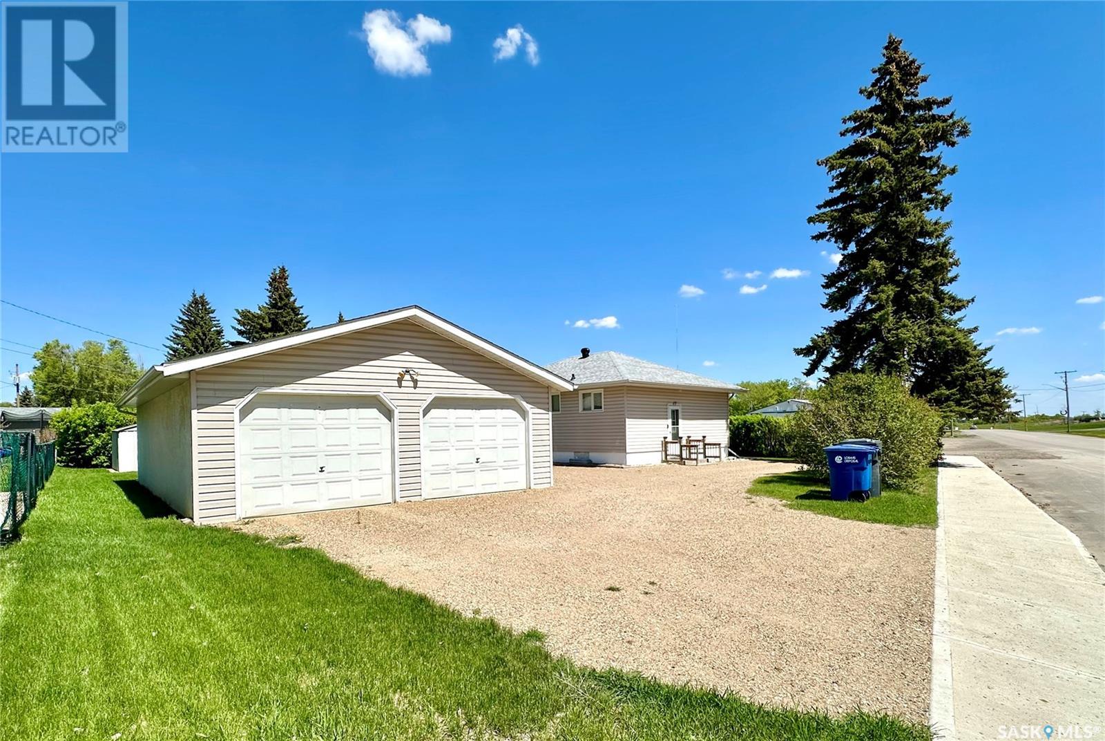 17 North Pacific AVENUE, Qu'Appelle, Saskatchewan