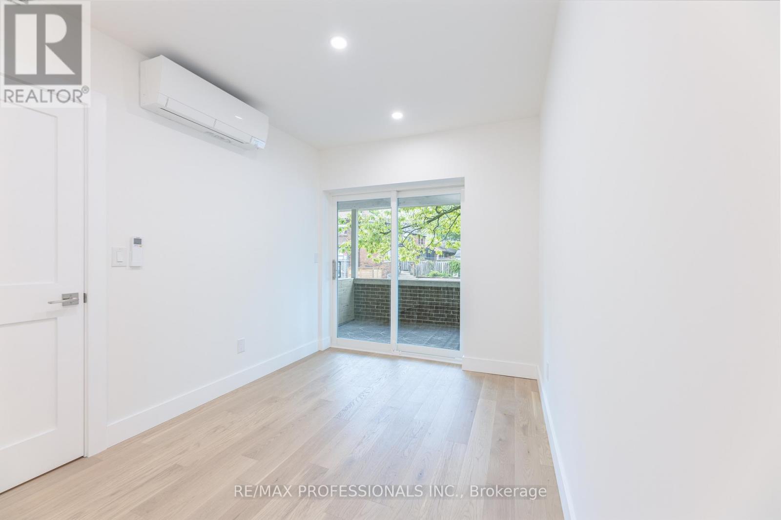 A - 130 Jane Street, Toronto, Ontario  M6S 3Y6 - Photo 5 - W12187050